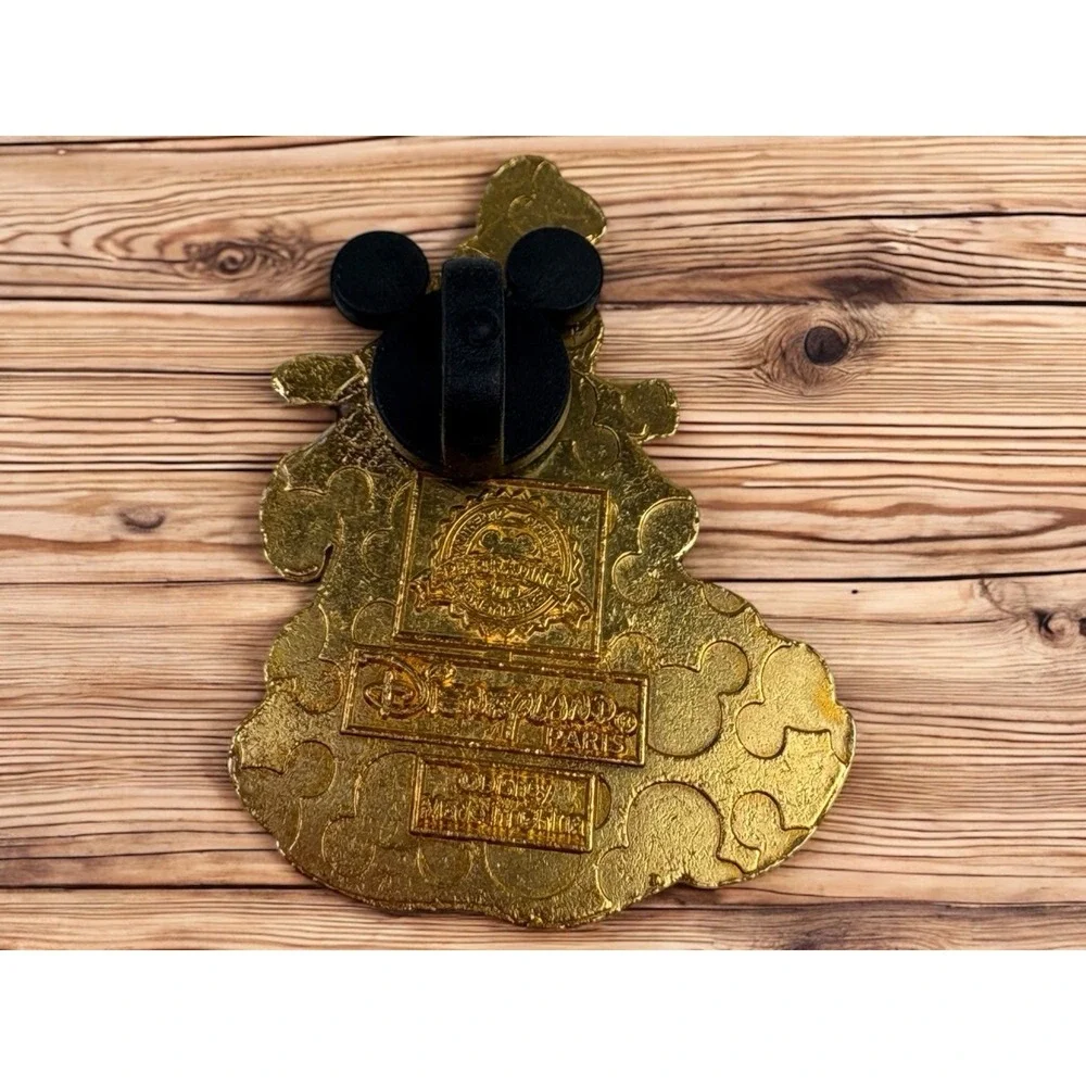 Disneyland Park Beauty And The Beast Belle with‎ Red Cape Trading Pin